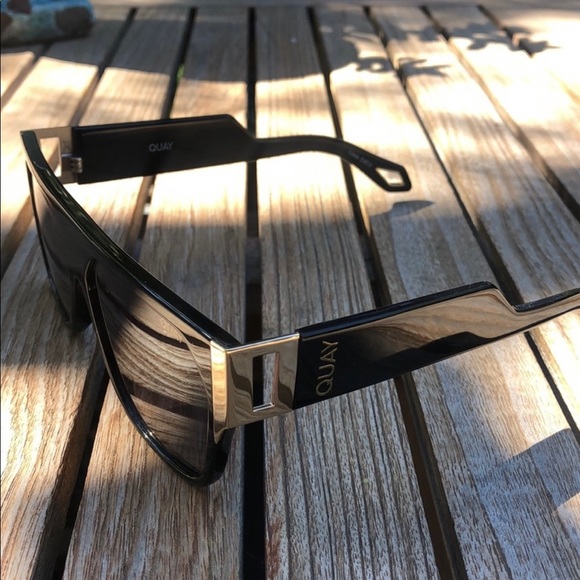 Quay polarized Sunglasses no scratches, no case - Picture 4 of 9